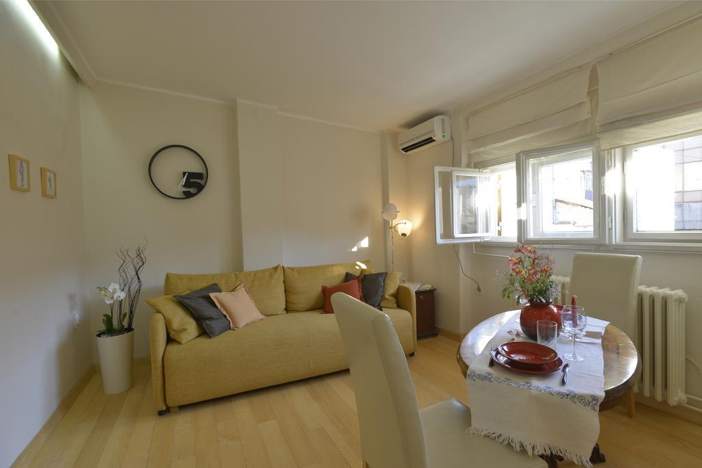 Ferienwohnung Downtown Dell Arte Novi Sad Exterior foto